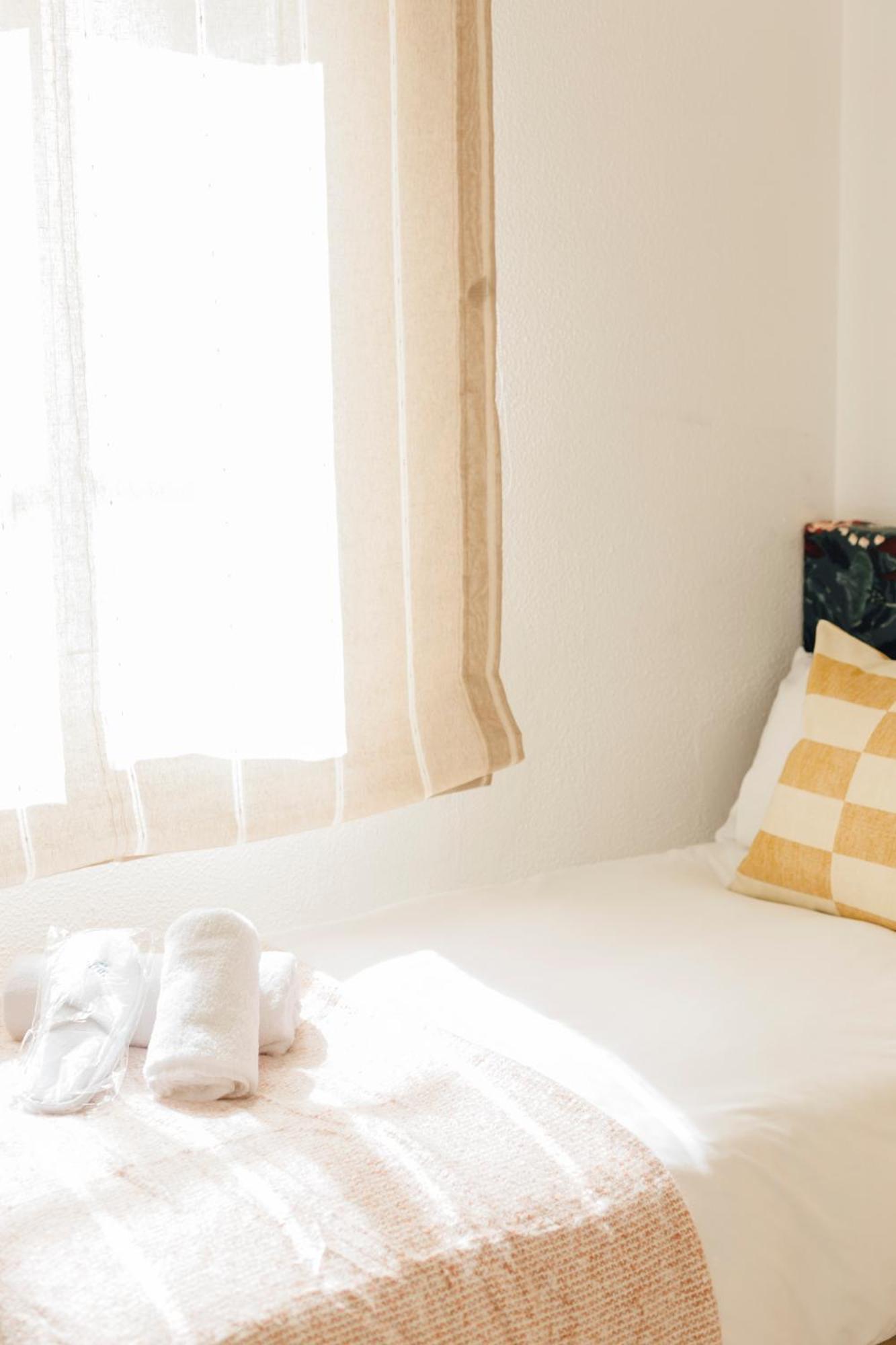 Appartamento Stunning And Colorful- 4Bd 2Bth- Santa Cruz Siviglia Esterno foto