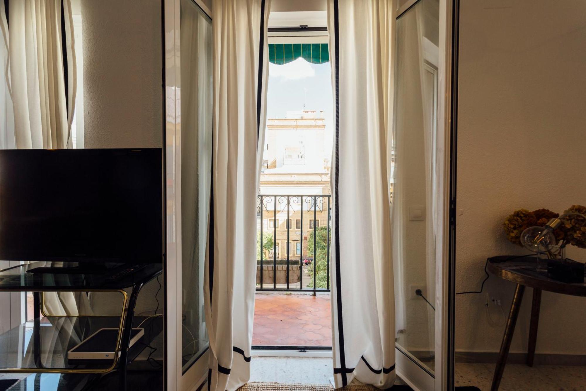 Appartamento Stunning And Colorful- 4Bd 2Bth- Santa Cruz Siviglia Esterno foto